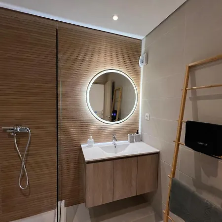 Elegant Near Megaro Metro *