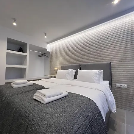 Elegant Near Megaro Metro Apartment *